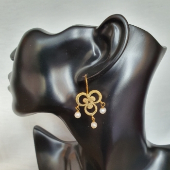 Ethno earring, brass goldplated, with baroque pearl