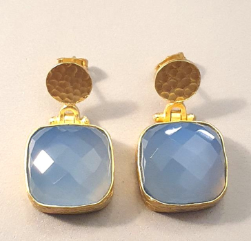 Ohrring aus Messing vergoldet, blauer Chalcedon