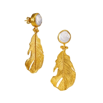 Earring made from brass, goldplated with baroque pearl