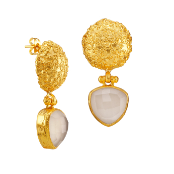 Ohrring aus Messing, vergoldet, Chalcedon