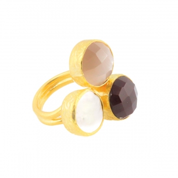 Ring made from brass, goldplated, with red Jade, dusty pink Cateye, barock pearl
