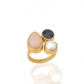 Ring aus Messing, vergoldet, pfirsich/graublauer Chalcedon, Perle