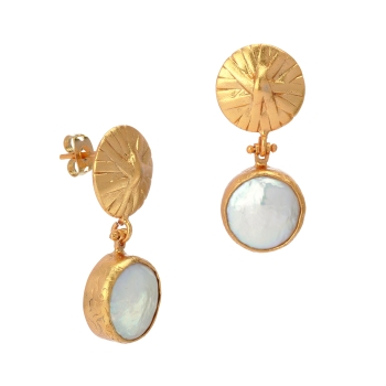 Earring made from brass, goldplated, baroquepearl