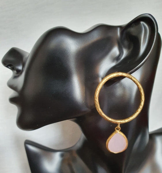 Fashionable earring made from brass, goldplated with Rosequartz