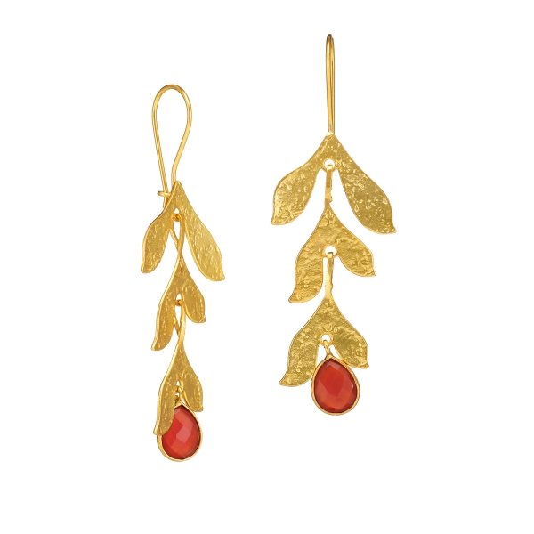 Earring made from brass, goldplated, orange onyx