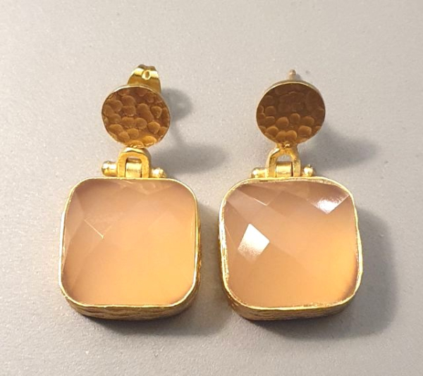 Earring made from brass, goldplated, rose quarz