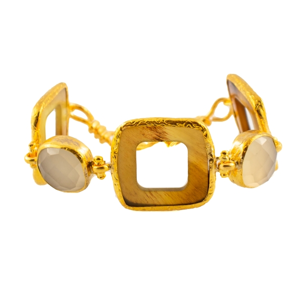 Armband aus Horn, Messing vergoldet, weißer Chalcedon