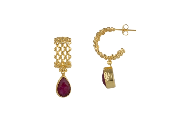 Earring made from brass, goldplated, ruby