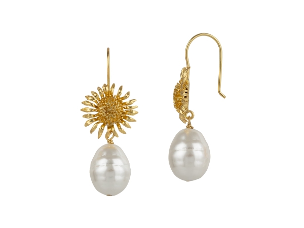 Earring made from brass, goldplated, baroque pearl