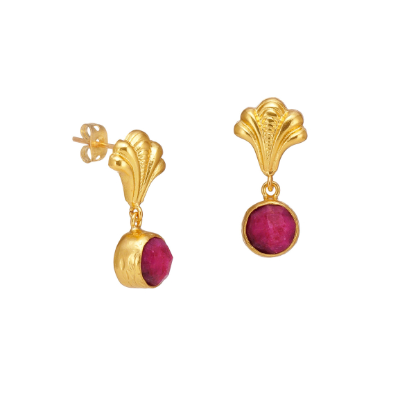 Earring made from brass, goldplated, Ruby