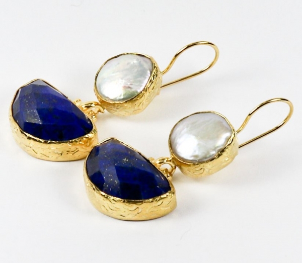 Earring made from brass, goldplated, lapislazuli + baroque pearl (clip)