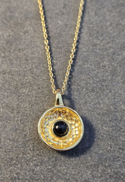 Kette aus Messing, vergoldet, schwarzer Onyx